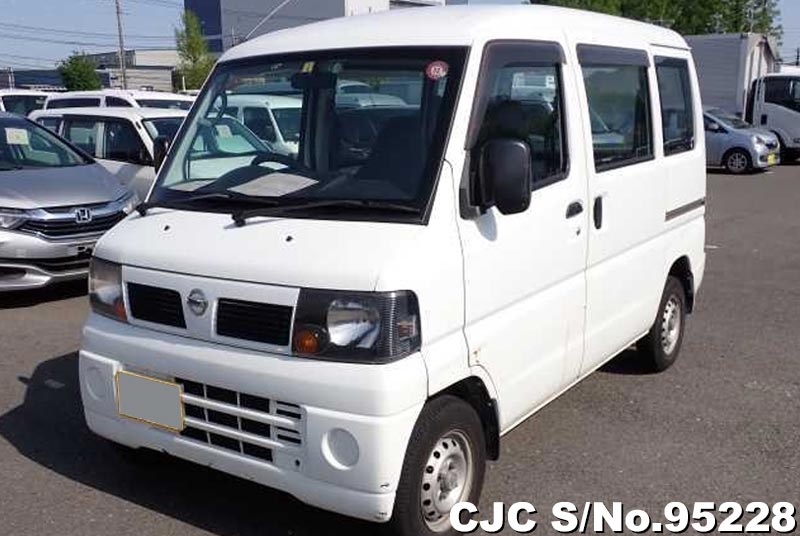 Nissan clipper van